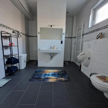 Апартаменты Zentrales City-apartment Mit Garage Und Arbeitsplatz Geeignet Fuer Business Und Familie *