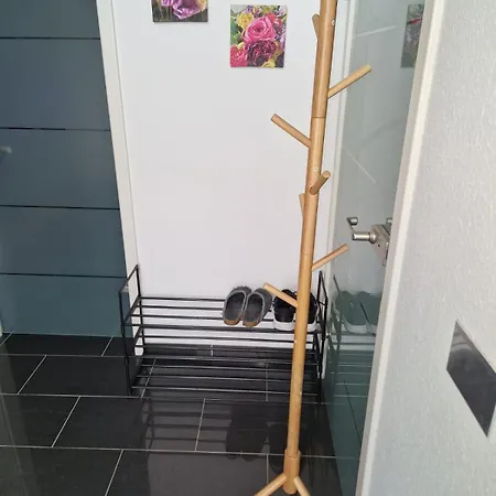 Апартаменты Zentrales City-apartment Mit Garage Und Arbeitsplatz Geeignet Fuer Business Und Familie Дуйсбург