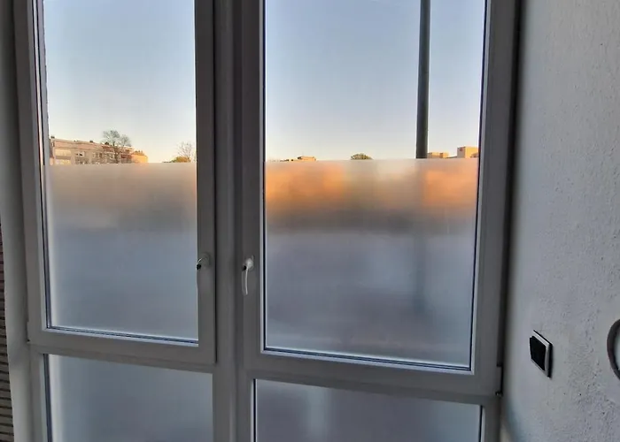 Zentrales City-apartment Mit Garage Und Arbeitsplatz Geeignet Fuer Business Und Familie דירה דיסבורג