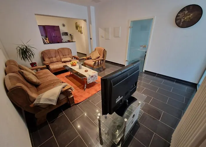 Zentrales City-apartment Mit Garage Und Arbeitsplatz Geeignet Fuer Business Und Familie * דיסבורג