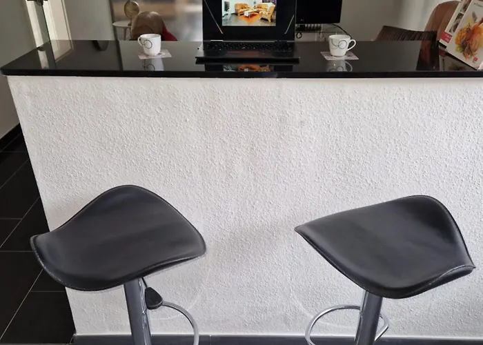 Zentrales City-apartment Mit Garage Und Arbeitsplatz Geeignet Fuer Business Und Familie *